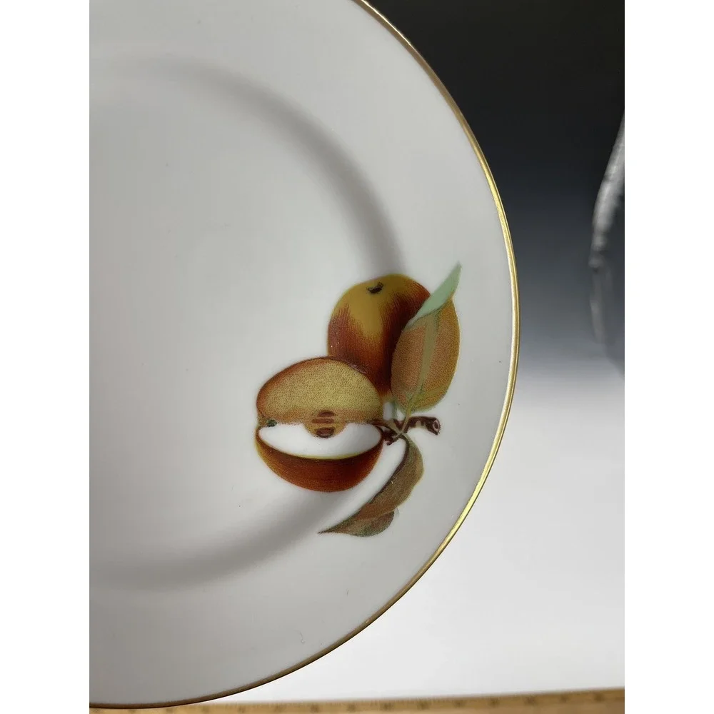Royal Worcester Evesham Gold‎ Rim 6.5
